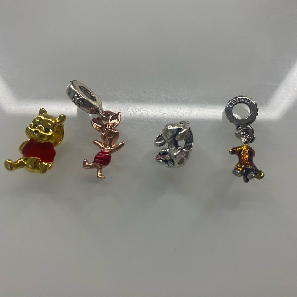 4 charm Winnie the Pooh set!